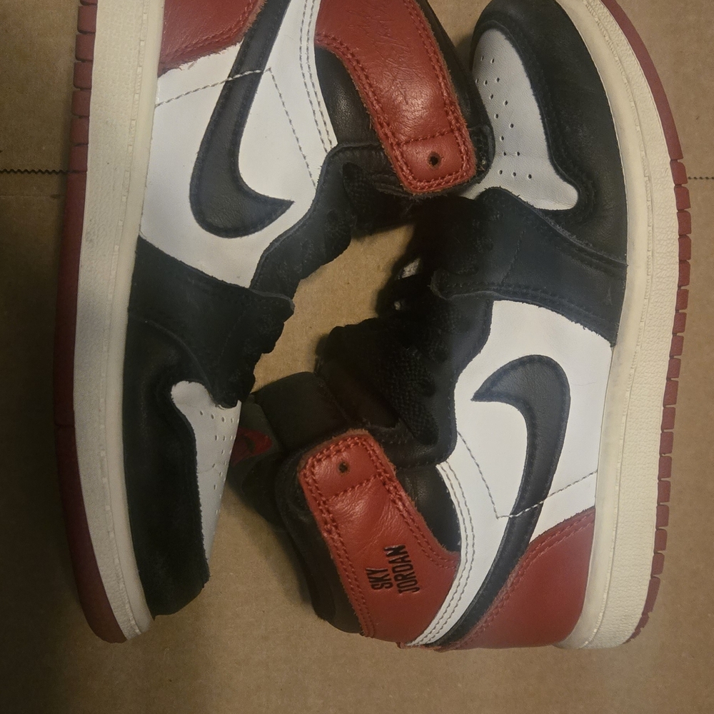 Nike AIR Jordan Black, White & Red High-Top Sneakers OG Retro Size 12C